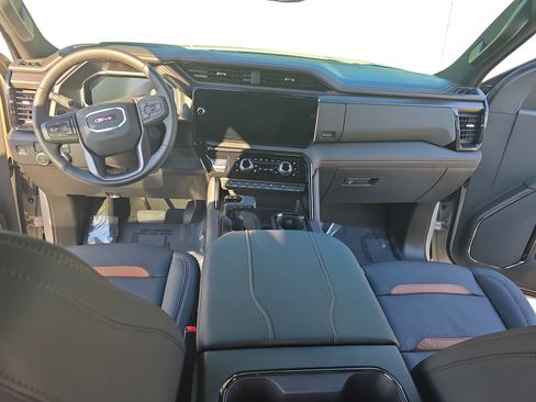 Used 2026 GMC Sierra 1500 AT4 w/ AT4 Premium Package AWD/4WD image 9
