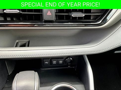 Used 2021 Toyota Highlander LE image 15