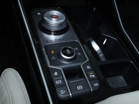 Used 2025 Kia Sorento SX Prestige AWD/4WD image 30