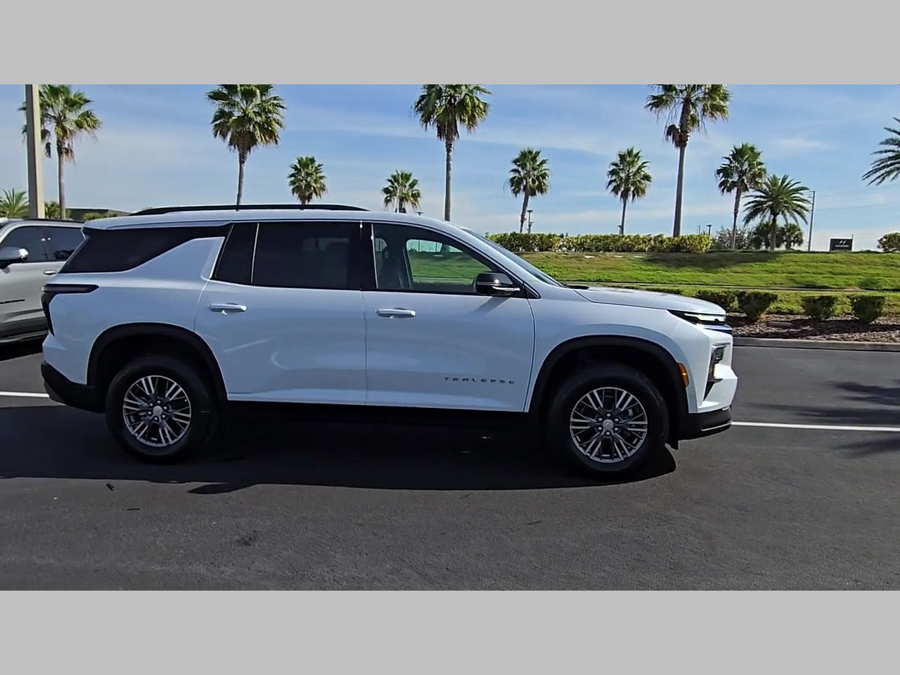 New 2026 Chevrolet Traverse LT w/ Enhanced Driving Package FWD image 23