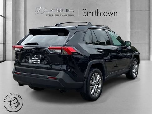 Used 2023 Toyota RAV4 XLE Premium AWD/4WD image 5