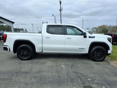Used 2022 GMC Sierra 1500 Elevation w/ X31 Off-Road Package AWD/4WD image 8