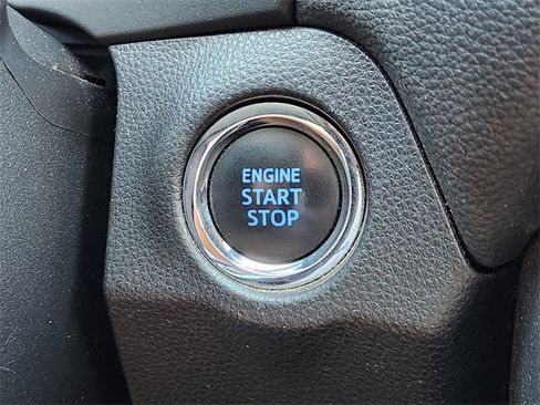 Used 2019 Toyota RAV4 XLE image 15