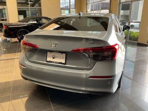 Used 2023 Honda Civic EX image 6