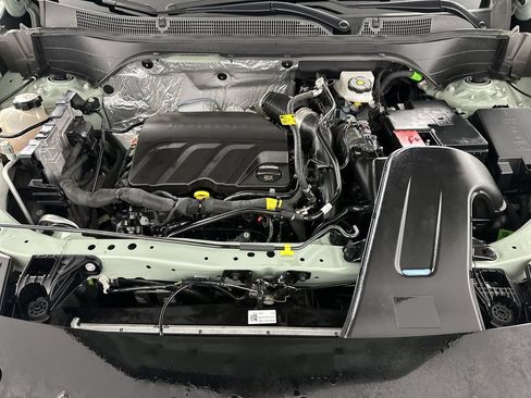 Used 2025 Chevrolet Trax ACTIV w/ Sunroof Package FWD image 31
