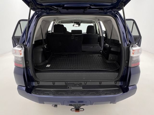 Used 2021 Toyota 4Runner SR5 AWD/4WD image 25