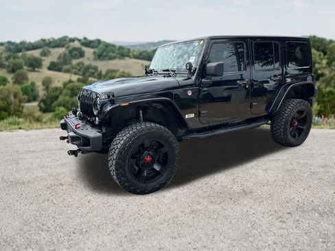 Used 2013 Jeep Wrangler Unlimited Rubicon AWD/4WD image 3