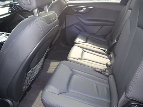 Used 2021 Audi Q7 2.0T Premium w/ Convenience Package AWD/4WD image 17