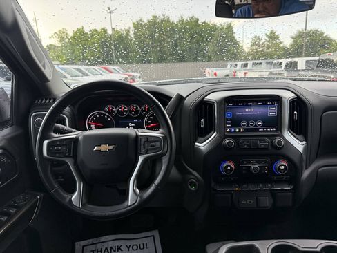 Used 2021 Chevrolet Silverado 1500 LT RWD image 22