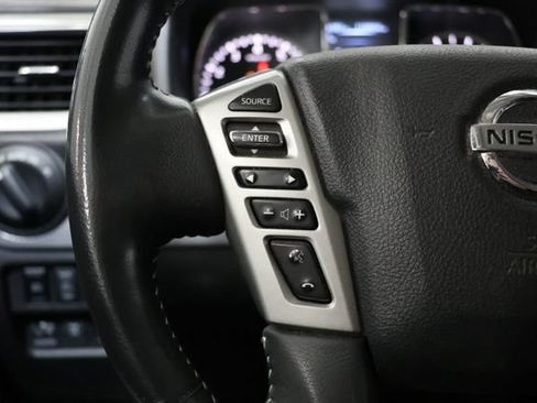 Used 2018 Nissan Titan PRO-4X AWD/4WD image 24