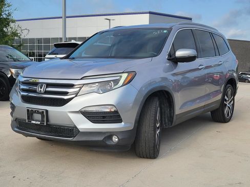 Used 2018 Honda Pilot Elite image 2