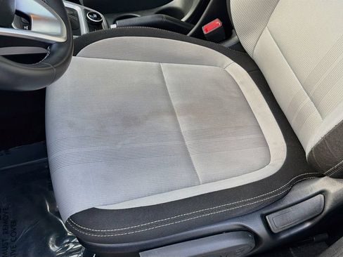 Used 2024 Hyundai Venue SEL FWD image 17
