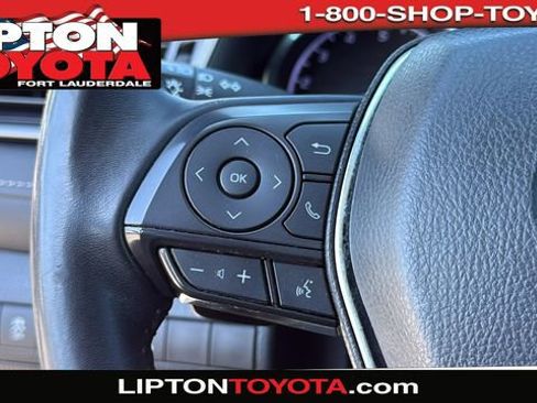 Used 2020 Toyota Camry SE image 21