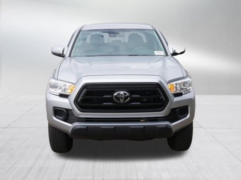 Used 2022 Toyota Tacoma SR image 2