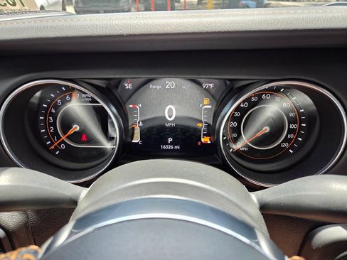 Used 2023 Jeep Gladiator Overland AWD/4WD image 29