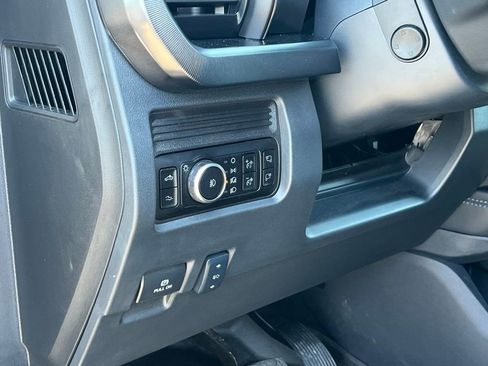 Used 2026 Ford F350 Platinum w/ Tremor Off-Road Package AWD/4WD image 25