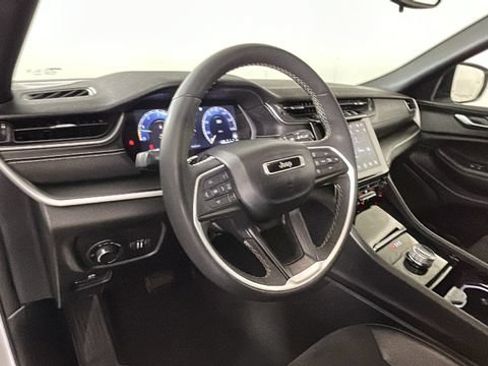 Used 2023 Jeep Grand Cherokee L Laredo AWD/4WD image 13