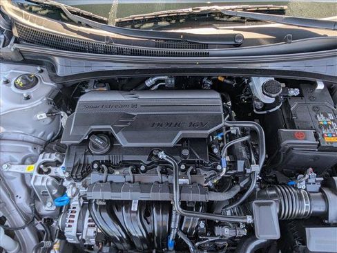 Used 2025 Hyundai Elantra Limited FWD image 22
