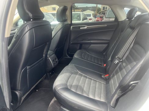 Used 2017 Ford Fusion Energi SE FWD image 20
