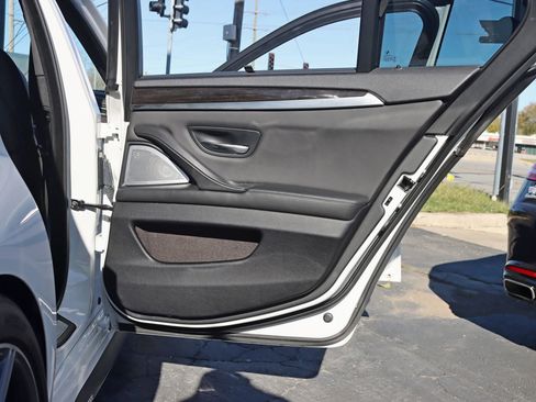 Used 2015 BMW M5 image 41