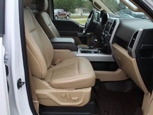 Used 2020 Ford F150 Lariat image 14