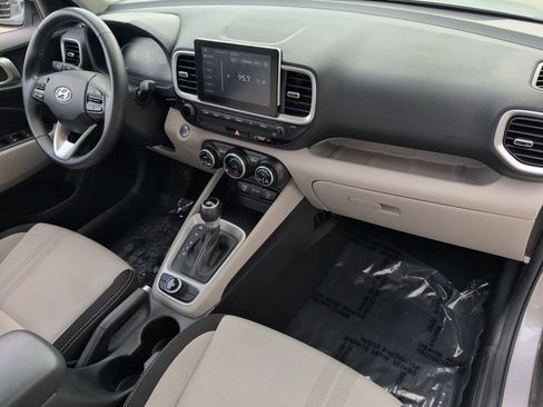 Used 2025 Hyundai Venue SEL FWD image 31