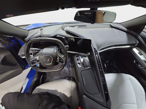 Used 2020 Chevrolet Corvette Stingray Coupe w/ 1LT image 9