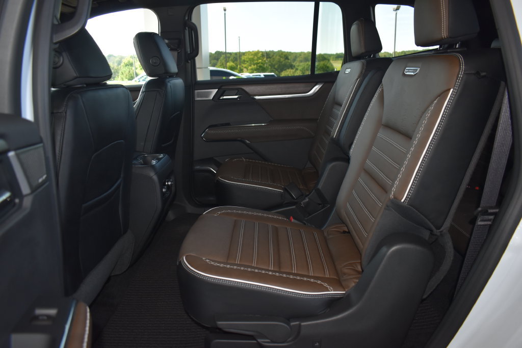 Used 2026 GMC Acadia Denali Ultimate AWD/4WD image 15