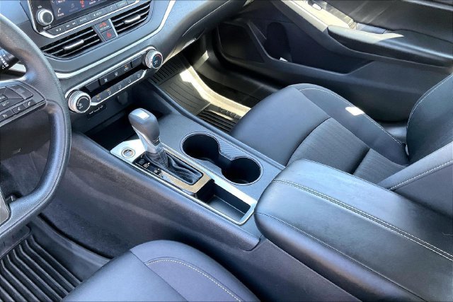 Certified 2025 Nissan Altima 2.5 S FWD image 17