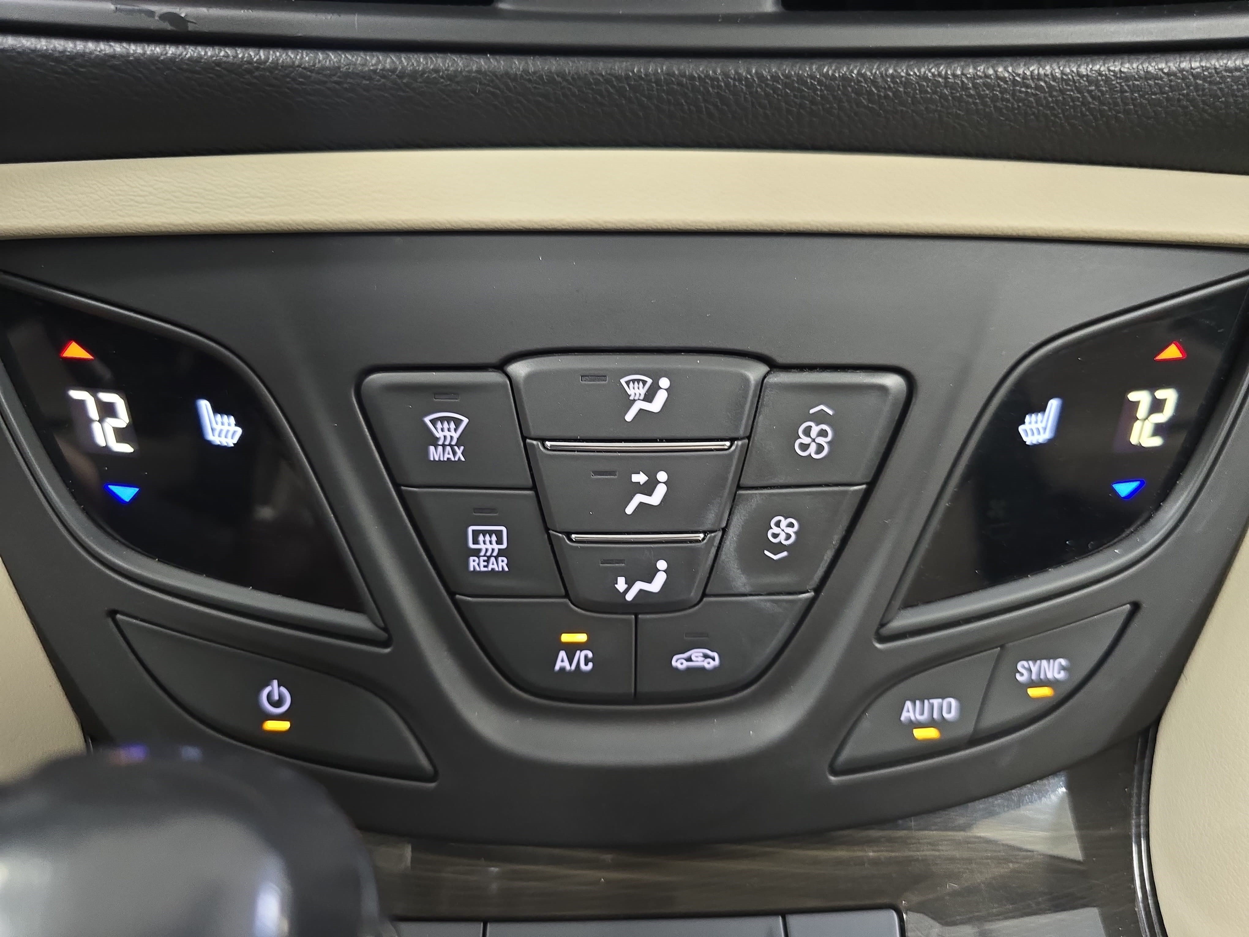 Used 2020 Buick Envision Essence w/ Experience Buick Package FWD image 19