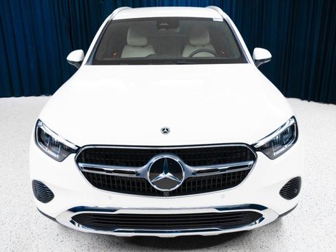 New 2026 Mercedes-Benz GLC 300 image 2