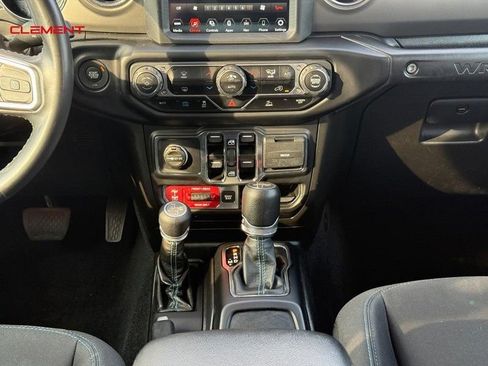 Used 2022 Jeep Wrangler Unlimited Rubicon 4xe AWD/4WD image 17