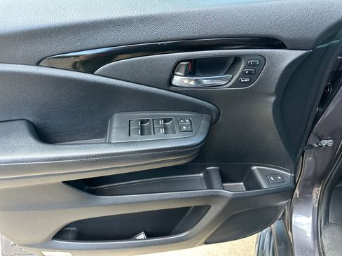 Used 2016 Honda Pilot Touring image 12