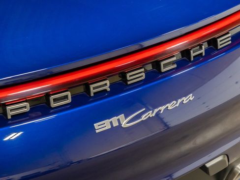 Used 2020 Porsche 911 Carrera w/ Premium Package RWD image 23