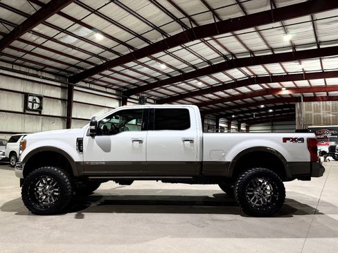 Used 2018 Ford F250 King Ranch w/ King Ranch Ultimate Package image 8