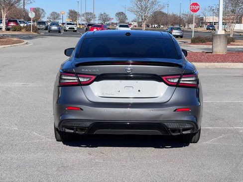 Used 2022 Nissan Maxima SR w/ Sport Mat Group image 10