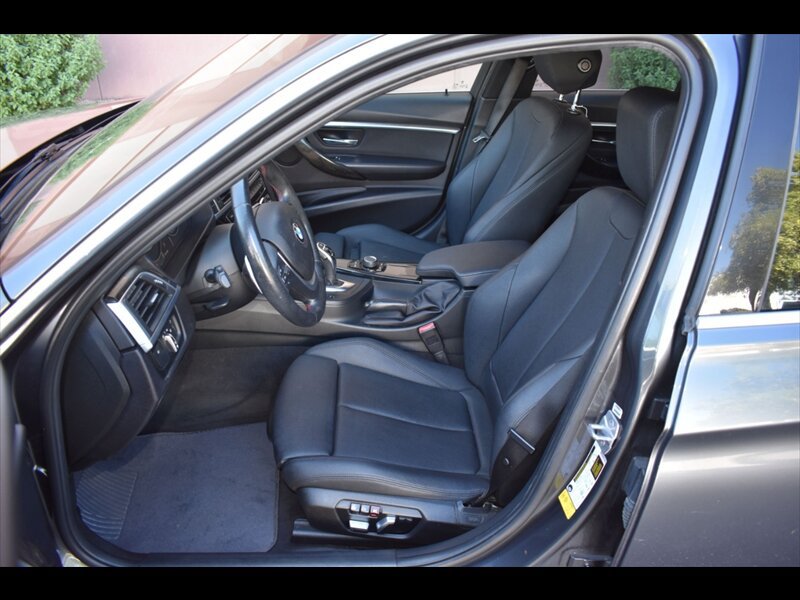 Used 2017 BMW 330i Sedan RWD image 16