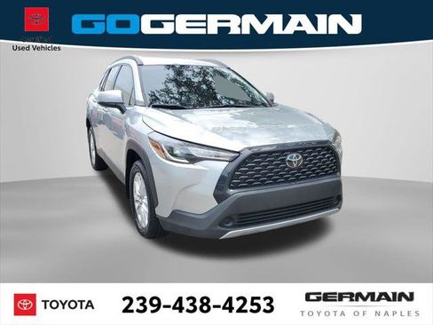Certified 2024 Toyota Corolla Cross LE AWD/4WD image 4