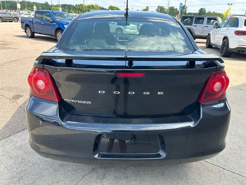 Used 2014 Dodge Avenger SE w/ Blacktop Package FWD image 6