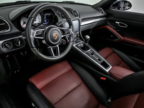 Used 2018 Porsche 718 Boxster S RWD image 15