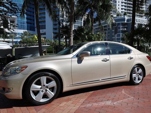 Used 2010 Lexus LS 460 w/ Luxury Value Edition image 16