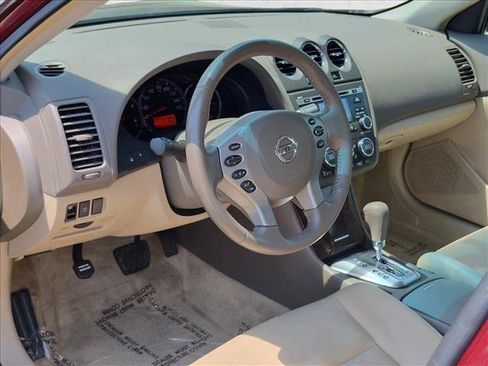 Used 2010 Nissan Altima 2.5 SL w/ SL Pkg FWD image 10