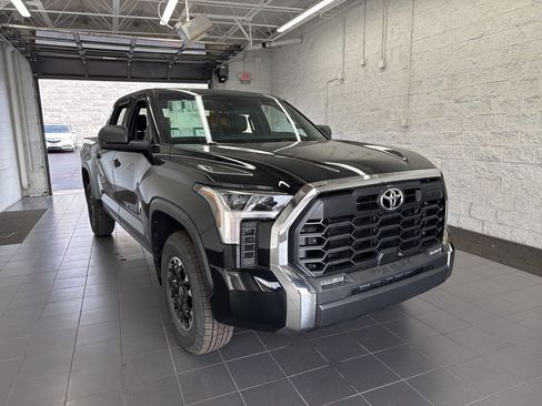 New 2026 Toyota Tundra SR5 image 2
