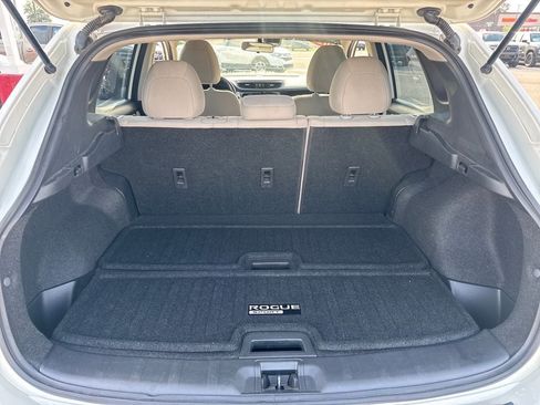 Used 2022 Nissan Rogue Sport SV FWD image 6