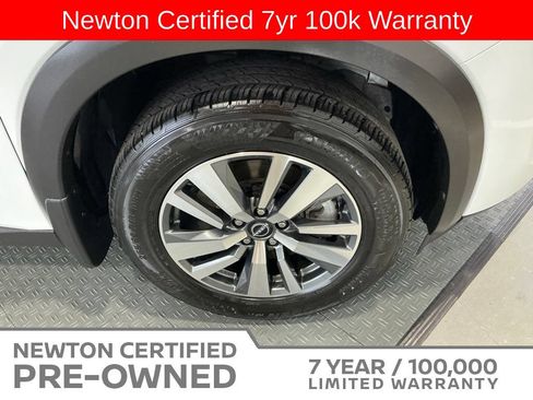 Used 2025 Nissan Pathfinder SL FWD image 48