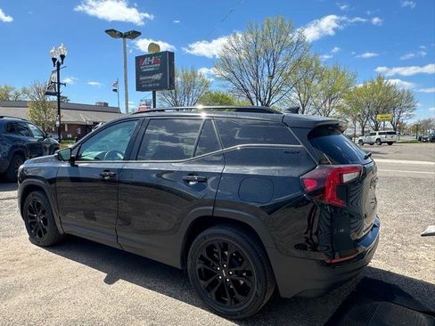 Used 2022 GMC Terrain SLT w/ Tech Package AWD/4WD image 8