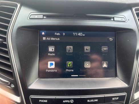 Used 2018 Hyundai Santa Fe SE image 8