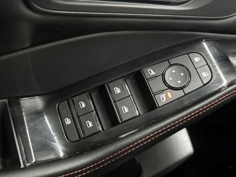 Used 2025 Nissan Rogue SV AWD/4WD image 17