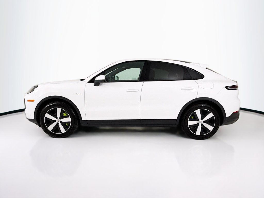 Certified 2024 Porsche Cayenne Coupe AWD/4WD image 2
