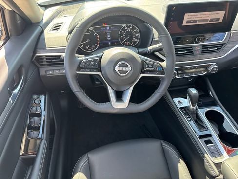 New 2025 Nissan Altima 2.5 SL image 15